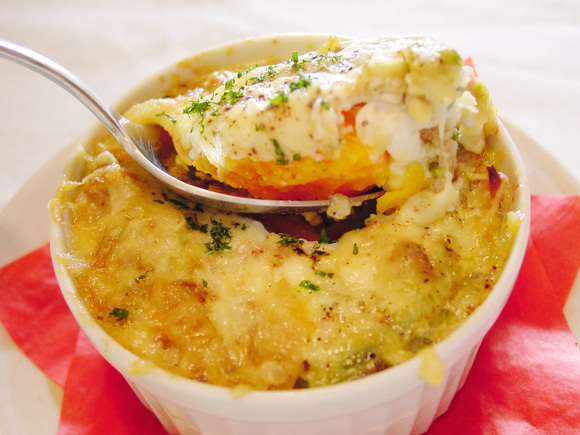 アボカドとベーコンのココット