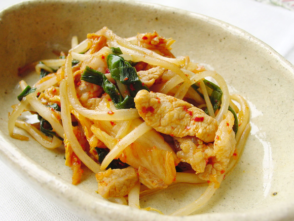 もやしとにらキムチの炒めもの