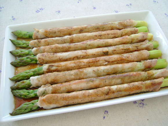 アスパラの肉巻きソテー バルサミコソース