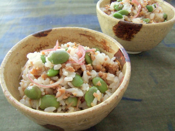 そぼろ・枝豆・みょうがの混ぜごはん
