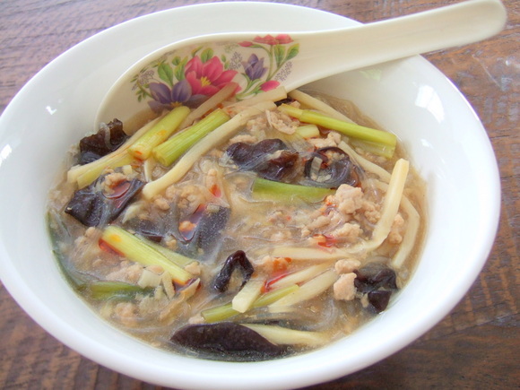 春雨の酸辣湯（サンラータン）風煮込み