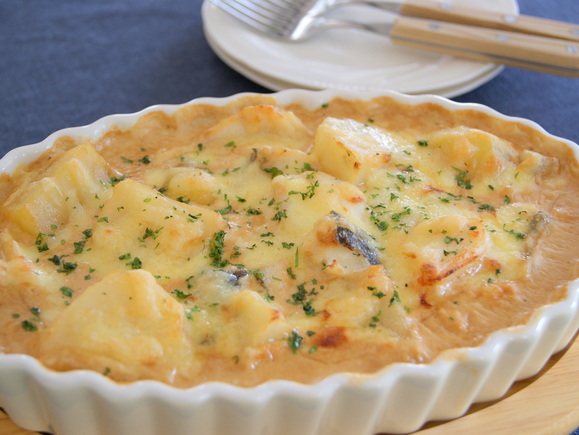 シンシア（じゃがいも）と白身魚のグラタン