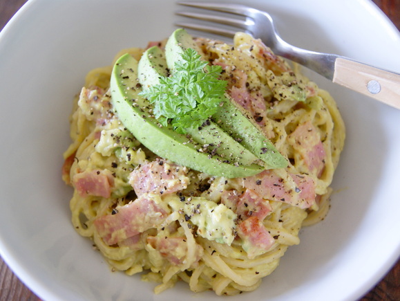 アボカドカルボナーラ