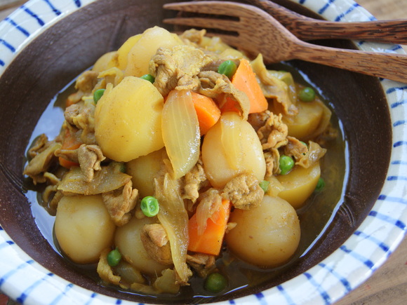 玉こんにゃく入りカレー肉じゃが