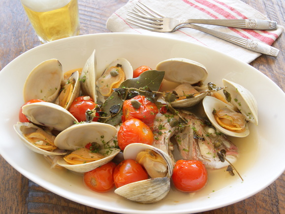 ホンビノスガイと真鯛のアクアパッツァ