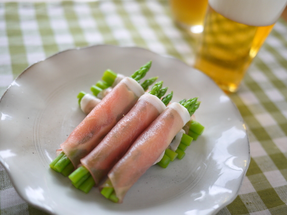 生ハムのガーリックバター巻きアスパラのレシピ