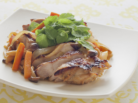 鶏肉のオレンジ煮 フォアローゼズとミント風味