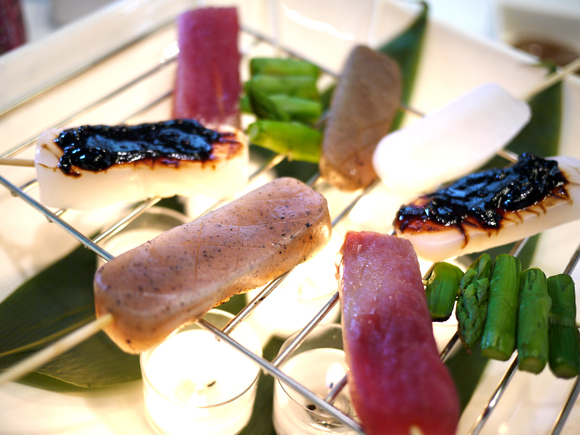 こんにゃくのあぶり串焼き