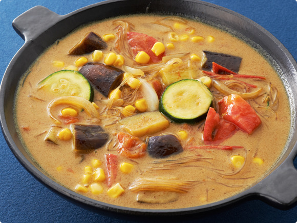 夏野菜と春雨のココナッツスープカレー